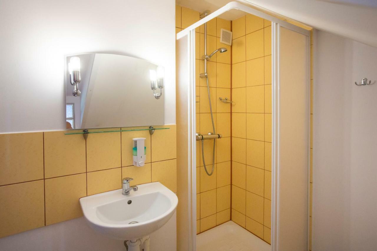 Letnisko Apartment Zwierzyniec Luaran gambar